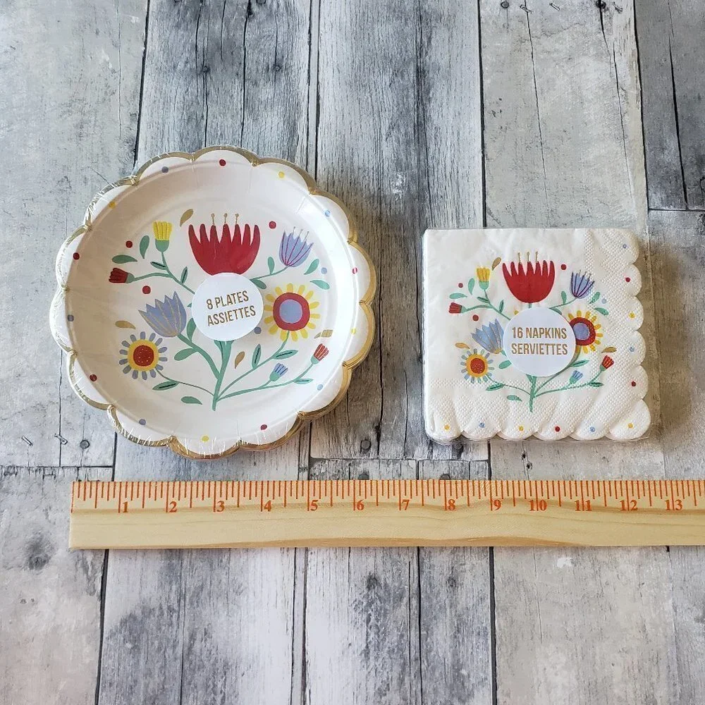 NWT - Meri Meri Floral Paper Plates (8) and Paper Napkins (16)